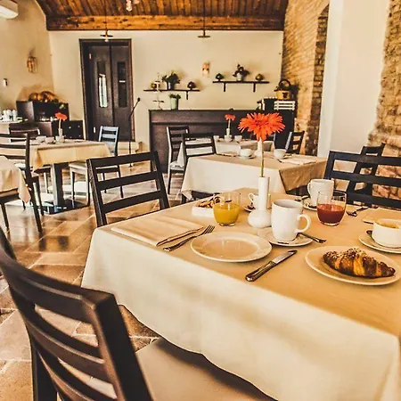 Il Filaro Del Castello Di San Basilio * مارينا دي بيستيتشي