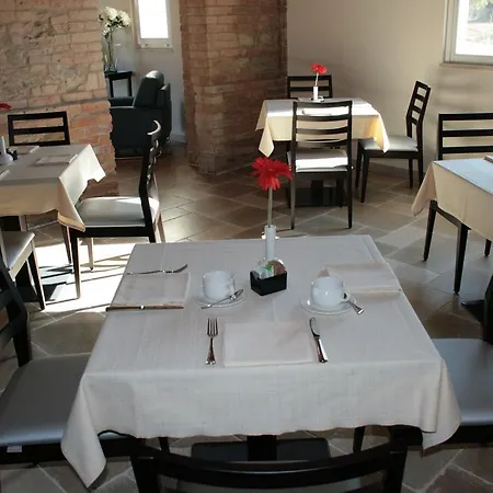 Il Filaro Del Castello Di San Basilio * مارينا دي بيستيتشي