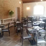 Il Filaro Del Castello Di San Basilio * 马里纳皮斯蒂奇