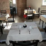 Il Filaro Del Castello Di San Basilio * 马里纳皮斯蒂奇