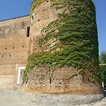 Il Filaro Del Castello Di San Basilio * 马里纳皮斯蒂奇